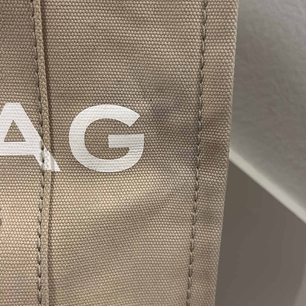 Marc Jacob The Canvas Large Tote - Picture 9 of 11